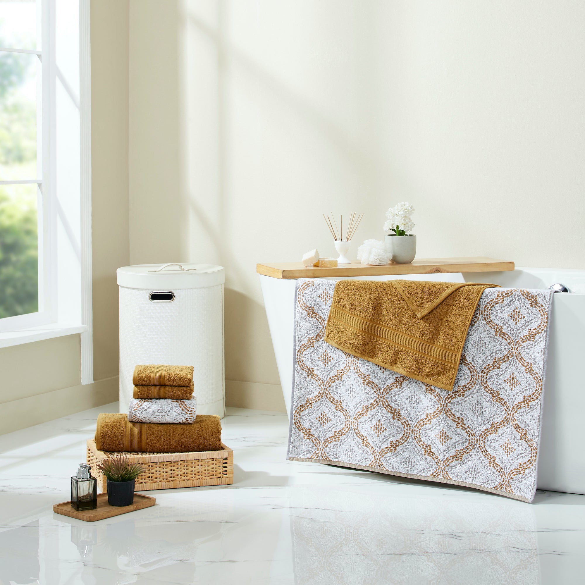 6-Piece Yarn Dyed Jacquard Solid Towel Set